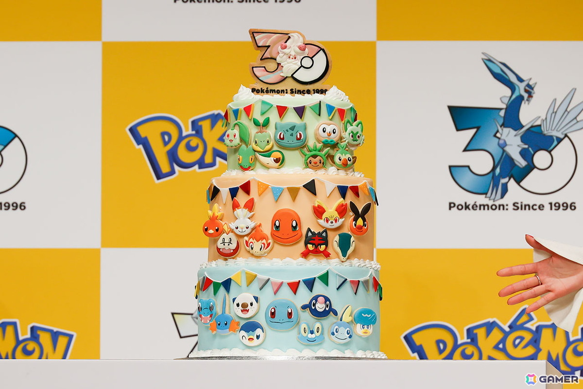 こちらがポケモン30周年記念ケーキだ。