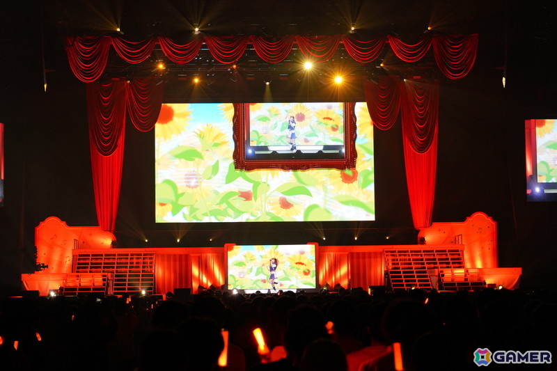 ブラスバンド、ダンサー、バンドによる演奏・演出で「学マス」の音楽を幅広く堪能できた「初星音楽祭」DAY1レポートの画像