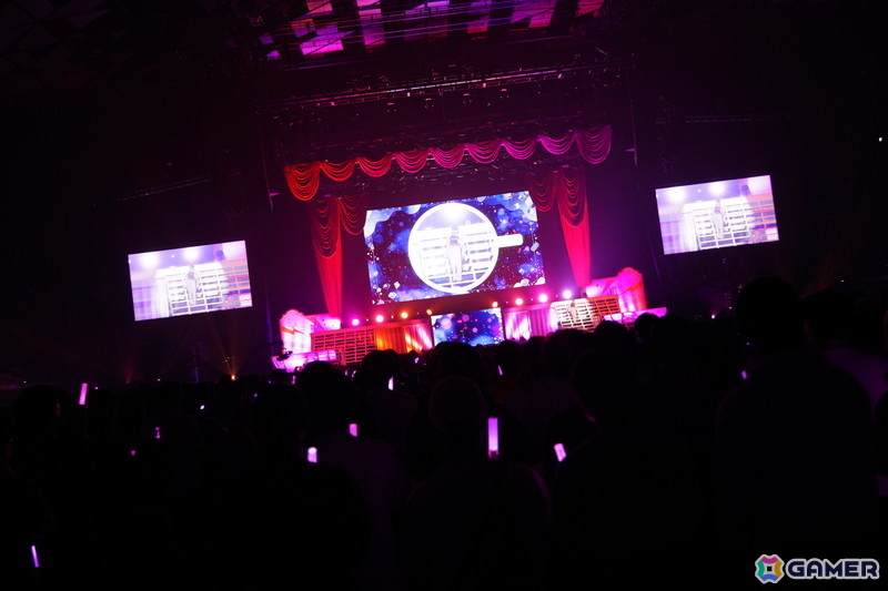 ブラスバンド、ダンサー、バンドによる演奏・演出で「学マス」の音楽を幅広く堪能できた「初星音楽祭」DAY1レポートの画像