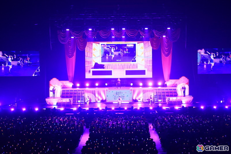 ブラスバンド、ダンサー、バンドによる演奏・演出で「学マス」の音楽を幅広く堪能できた「初星音楽祭」DAY1レポートの画像