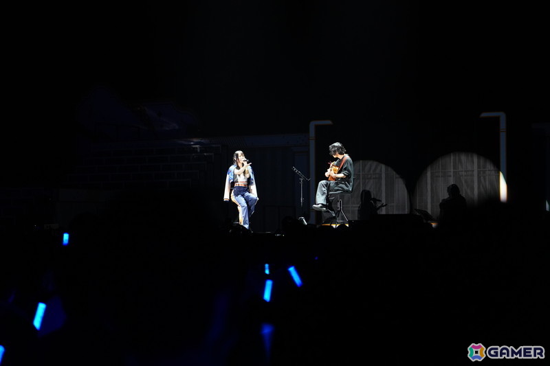 ブラスバンド、ダンサー、バンドによる演奏・演出で「学マス」の音楽を幅広く堪能できた「初星音楽祭」DAY1レポートの画像