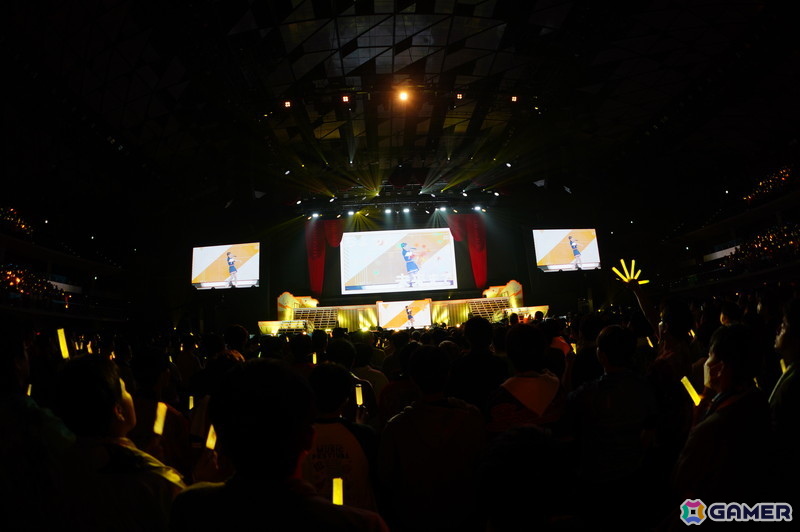 ブラスバンド、ダンサー、バンドによる演奏・演出で「学マス」の音楽を幅広く堪能できた「初星音楽祭」DAY1レポートの画像