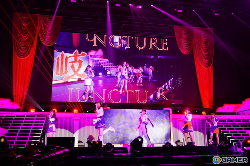 ブラスバンド、ダンサー、バンドによる演奏・演出で「学マス」の音楽を幅広く堪能できた「初星音楽祭」DAY1レポートの画像