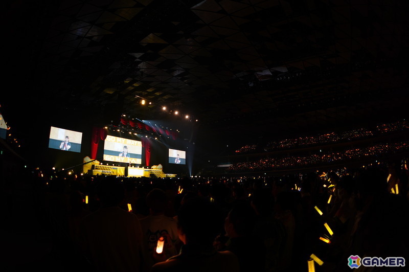 ブラスバンド、ダンサー、バンドによる演奏・演出で「学マス」の音楽を幅広く堪能できた「初星音楽祭」DAY1レポートの画像