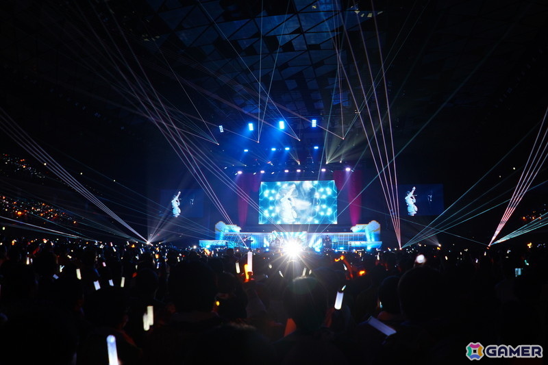 ブラスバンド、ダンサー、バンドによる演奏・演出で「学マス」の音楽を幅広く堪能できた「初星音楽祭」DAY1レポートの画像