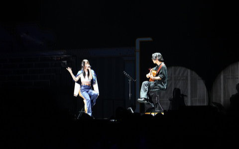 ブラスバンド、ダンサー、バンドによる演奏・演出で「学マス」の音楽を幅広く堪能できた「初星音楽祭」DAY1レポート