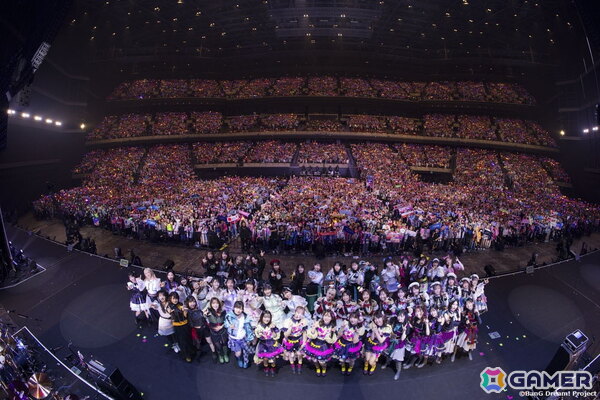 「バンドリ！」10バンド・50名のキャストが出演した10th Anniversary LIVE「In the name of BanG Dream!」が開催！の画像1