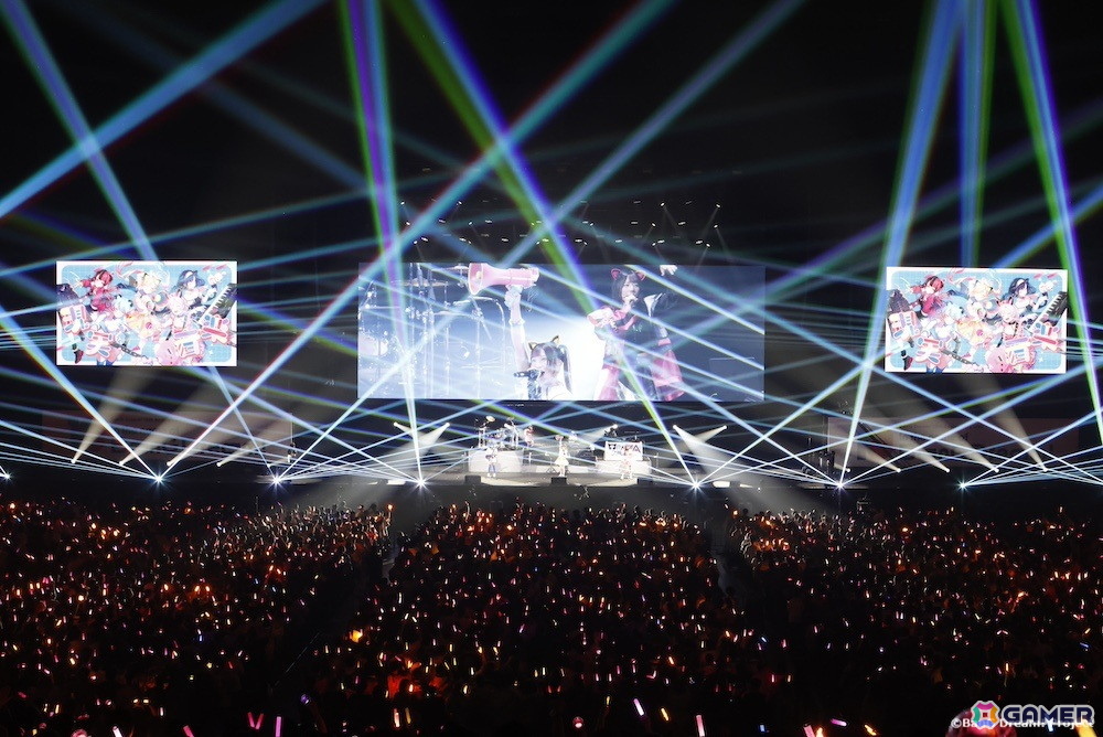 「バンドリ！」10バンド・50名のキャストが出演した10th Anniversary LIVE「In the name of BanG Dream!」が開催！の画像