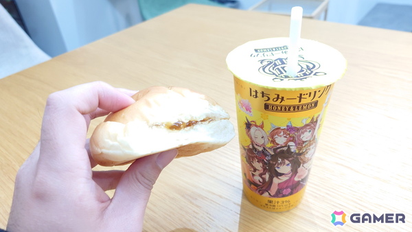 はちみつパンとはちみードリンクの組み合わせは罪…！「ファミマで祝おう！ウマ娘5周年！」の商品を写真で紹介の画像11