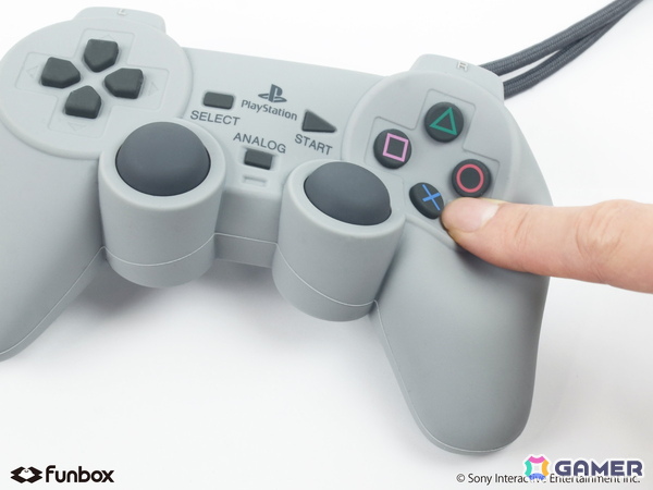 初代PlayStationのコントローラを再現した「シリコーンポーチ DUALSHOCK」が3月17日に発売！初代PlayStationをイメージしたシリコーンポーチの再販もの画像10