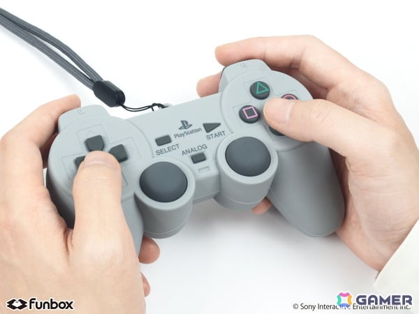 初代PlayStationのコントローラを再現した「シリコーンポーチ DUALSHOCK」が3月17日に発売！初代PlayStationをイメージしたシリコーンポーチの再販もの画像9