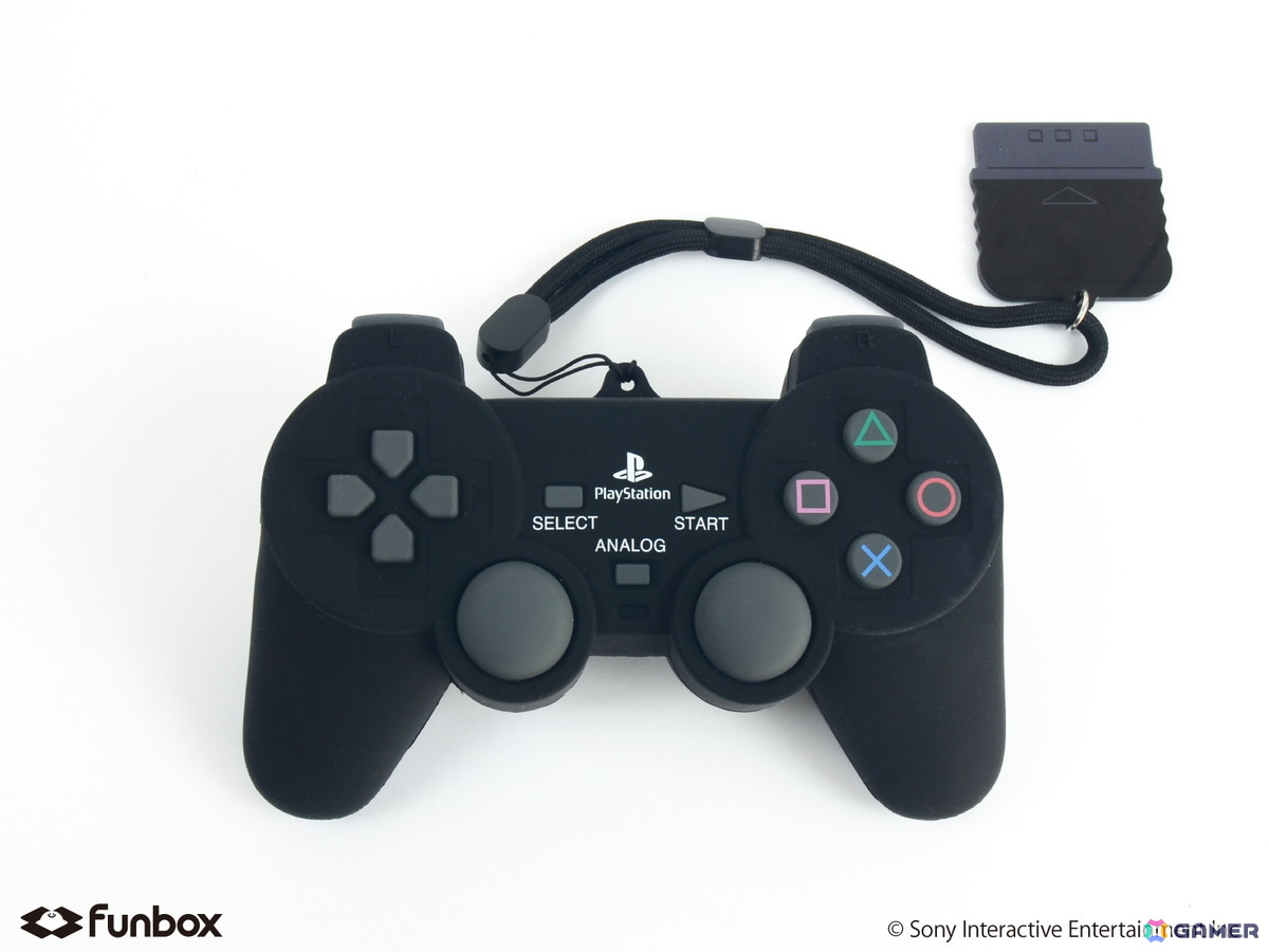 初代PlayStationのコントローラを再現した「シリコーンポーチ DUALSHOCK」が3月17日に発売!初代PlayStationをイメージしたシリコーンポーチの再販もの画像