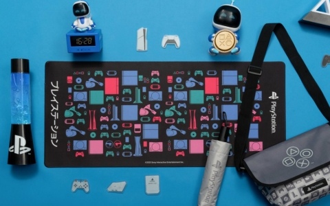 PlayStationのグリッターランプや「アストロボット」の貯金箱、「どこでもいっしょ」のトートバッグなど新生活＆お出かけにぴったりなアイテムが登場！