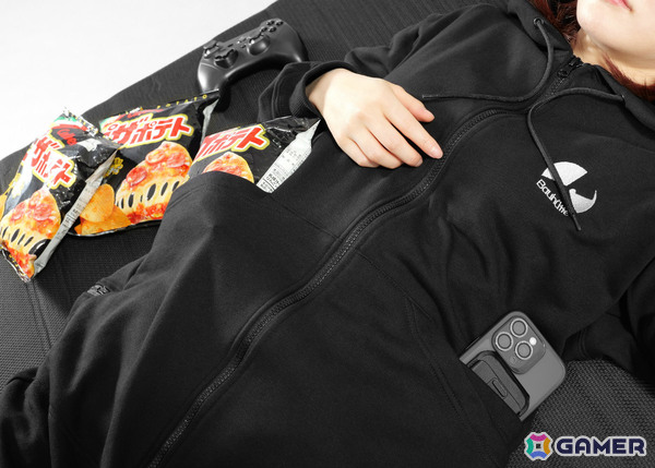 ゲーミング着る毛布「ダメ着」が通年仕様のスウェットに！締め付けゼロの開放感を実現した「ダメ着XVスウェット」が発売の画像3
