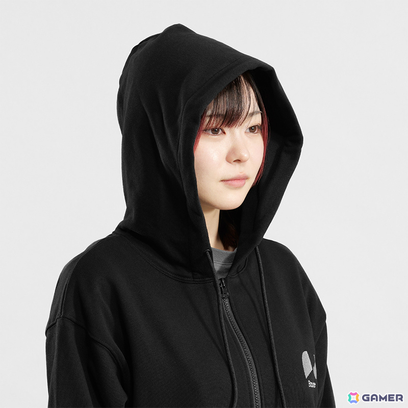 ゲーミング着る毛布「ダメ着」が通年仕様のスウェットに！締め付けゼロの開放感を実現した「ダメ着XVスウェット」が発売の画像