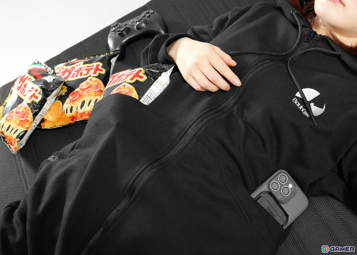ゲーミング着る毛布「ダメ着」が通年仕様のスウェットに！締め付けゼロの開放感を実現した「ダメ着XVスウェット」が発売の画像