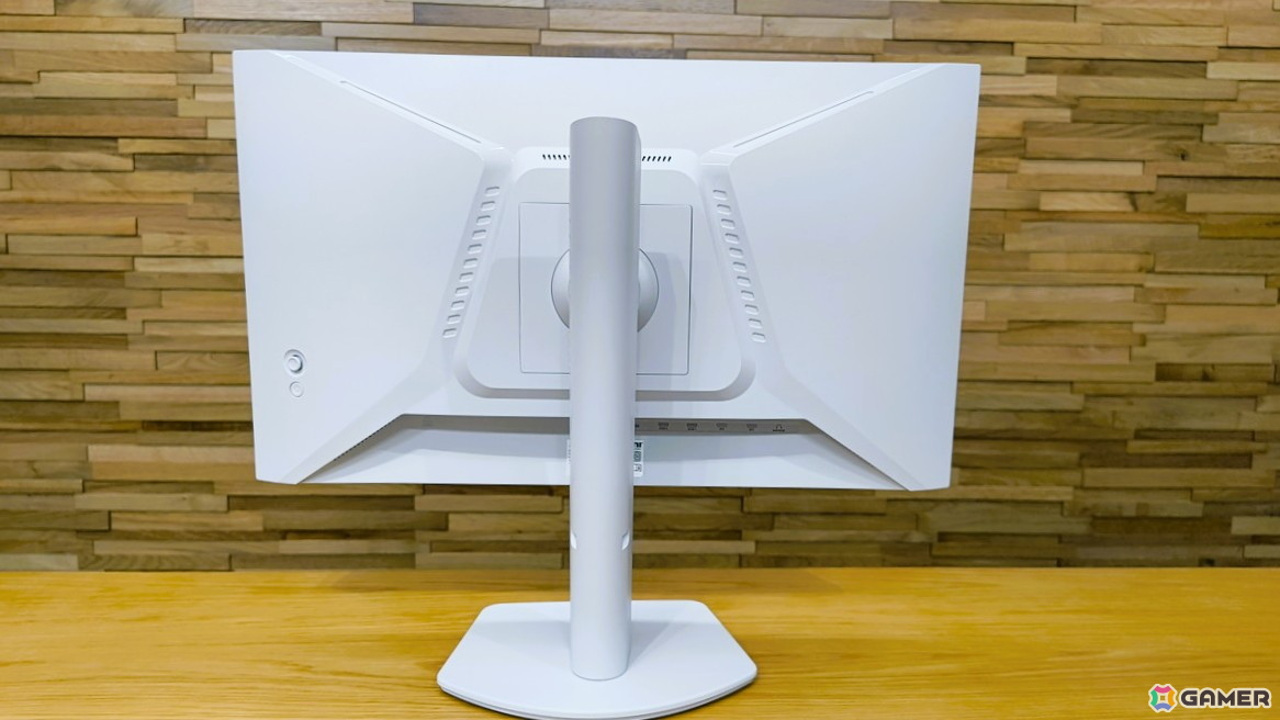 AMZFASTのゲーミングモニター「AMZG24F6QL」をレビュー！シンプルながら機能性抜群、スタンド調整の自由度の高さも魅力的の画像4