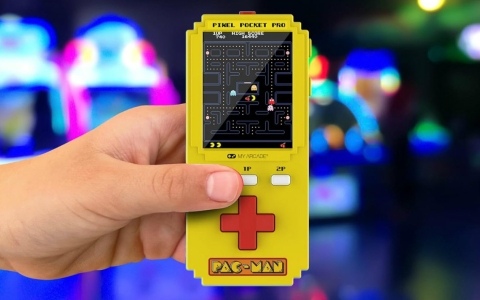 「パックマン」「ギャラガ」「テトリス」「スペースインベーダー」がキーチェーン付きポータブルゲーム機に！7月下旬に発売予定