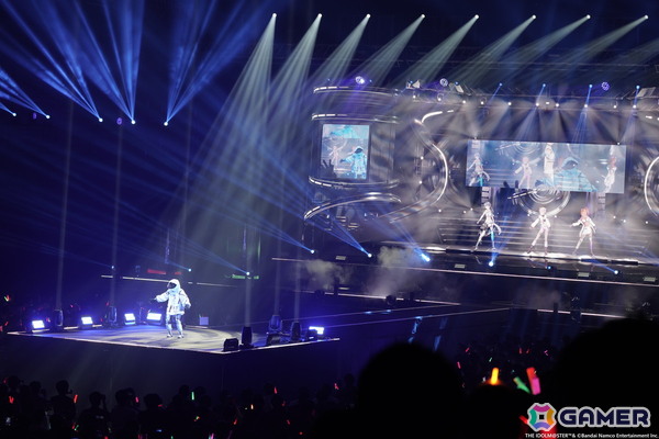 「シャニマス」ストレイライトによるxRライブ「283 Production XXXX Performance XXX= S/N-GUL4R1TY」の1公演目“0x01; initialize()”をレポートの画像35