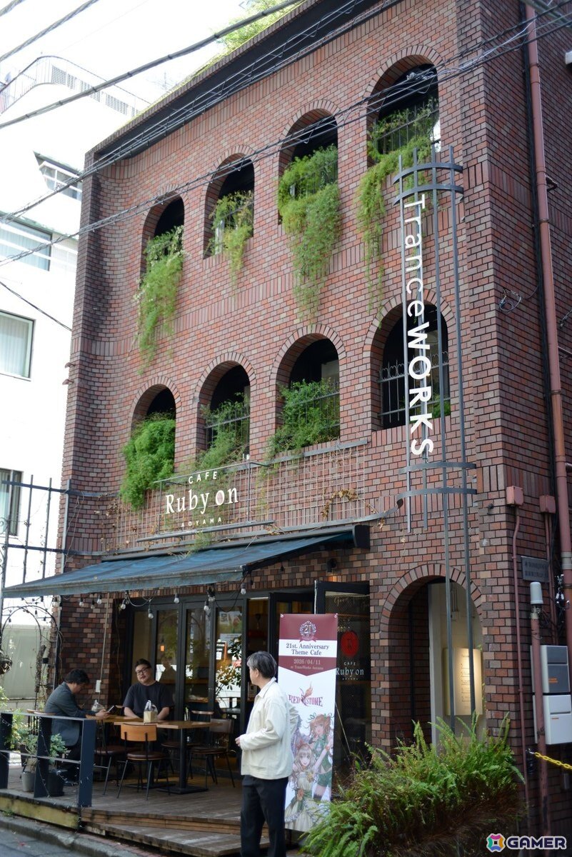 イベントのコンセプトにぴったりの開放感あふれるカフェ。1階と2階を自由に行き来しながら、思い思いの時間を過ごすことができた。