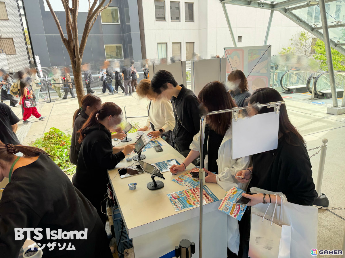 「BTS Island:インザソム」渋谷で行われたオフラインイベントの初週レポートが公開！ラッキードローに長蛇の列、特設フォトスポットも登場の画像3