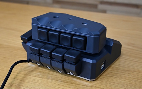 握って使う片手操作デバイス「MoveMaster RSG」をレビュー！直感的に操作できるハンドルでゲームも快適に