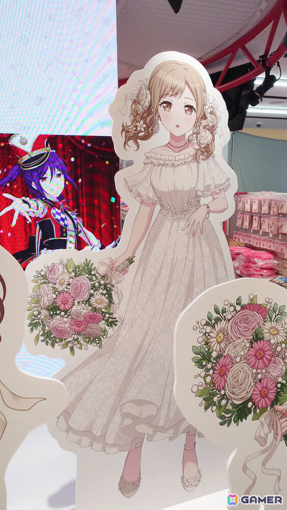 「バンドリ!」初の常設オフィシャルストア「BanG Dream! STORE」内覧会をレポート!描き下ろしのビジュアルや作品の世界観を味わえる内装に注目の画像
