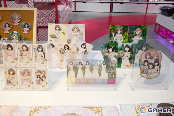 「バンドリ!」初の常設オフィシャルストア「BanG Dream! STORE」内覧会をレポート!描き下ろしのビジュアルや作品の世界観を味わえる内装に注目の画像