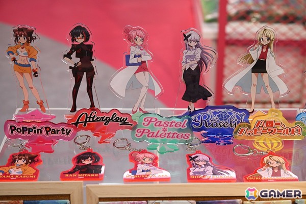 「バンドリ!」初の常設オフィシャルストア「BanG Dream! STORE」内覧会をレポート!描き下ろしのビジュアルや作品の世界観を味わえる内装に注目の画像