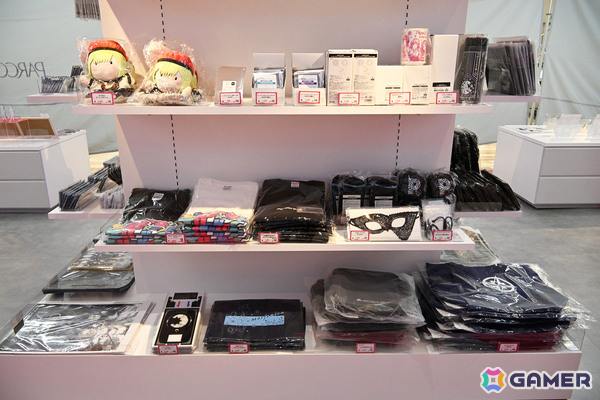「バンドリ!」初の常設オフィシャルストア「BanG Dream! STORE」内覧会をレポート!描き下ろしのビジュアルや作品の世界観を味わえる内装に注目の画像