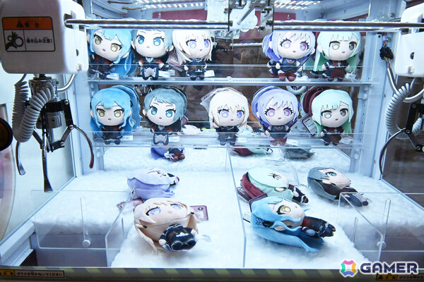 「バンドリ!」初の常設オフィシャルストア「BanG Dream! STORE」内覧会をレポート!描き下ろしのビジュアルや作品の世界観を味わえる内装に注目の画像