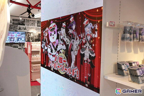 「バンドリ！」初の常設オフィシャルストア「BanG Dream! STORE」内覧会をレポート！描き下ろしのビジュアルや作品の世界観を味わえる内装に注目の画像5