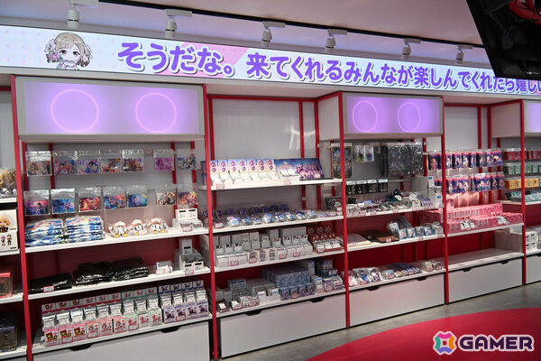 「バンドリ！」初の常設オフィシャルストア「BanG Dream! STORE」内覧会をレポート！描き下ろしのビジュアルや作品の世界観を味わえる内装に注目の画像6