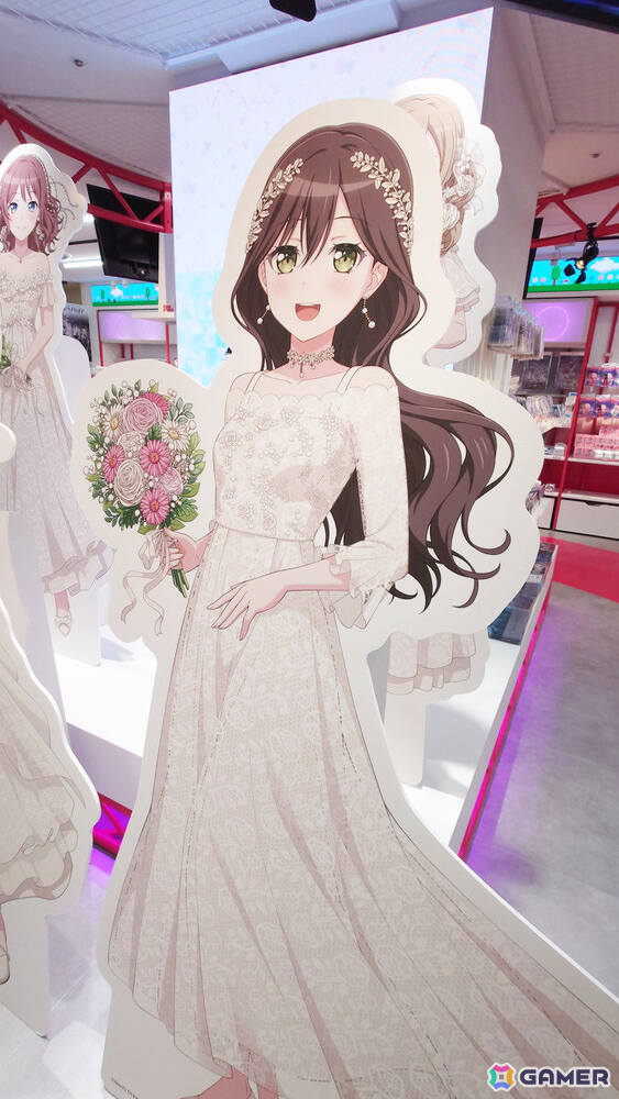 「バンドリ!」初の常設オフィシャルストア「BanG Dream! STORE」内覧会をレポート!描き下ろしのビジュアルや作品の世界観を味わえる内装に注目の画像