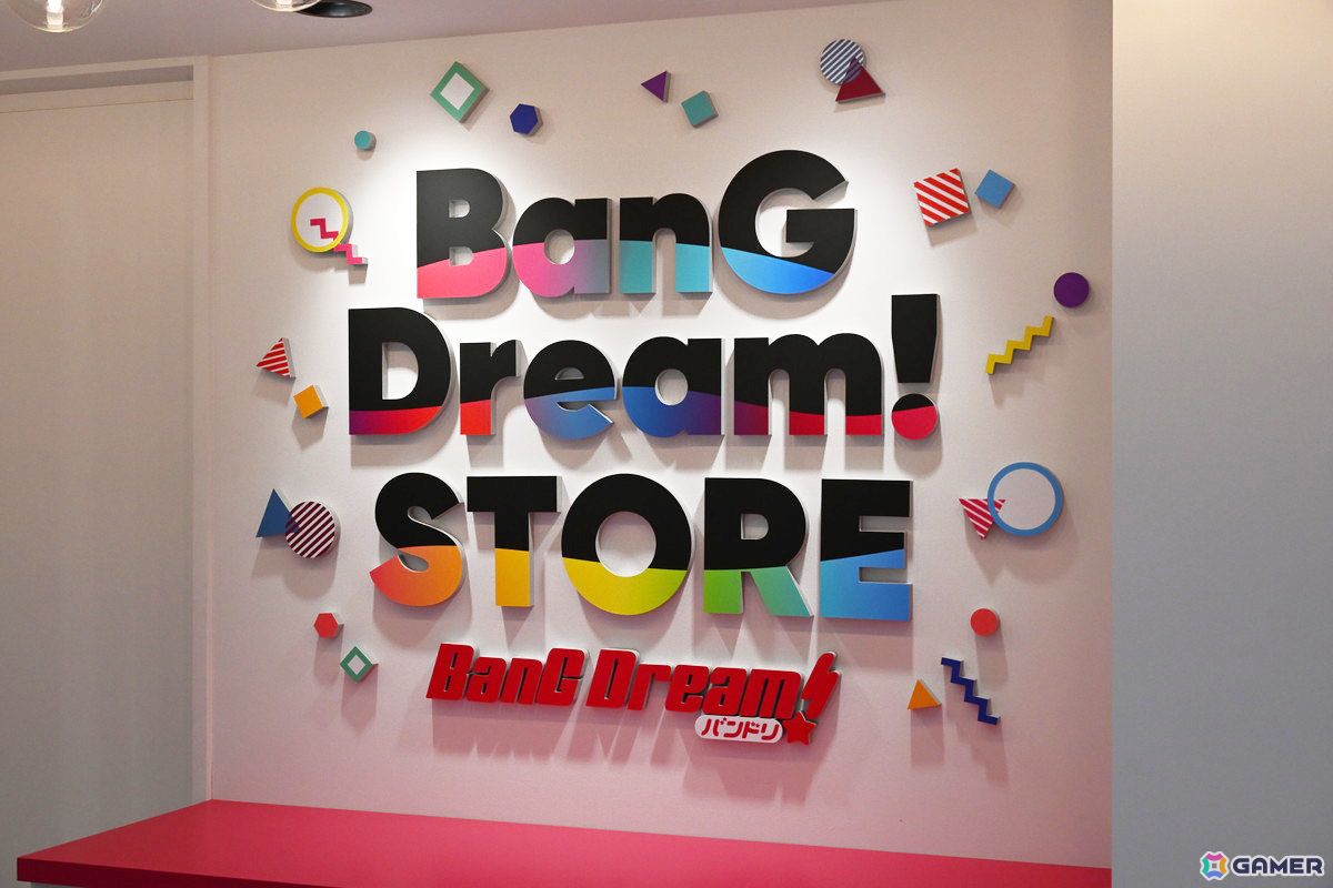 「バンドリ!」初の常設オフィシャルストア「BanG Dream! STORE」内覧会をレポート!描き下ろしのビジュアルや作品の世界観を味わえる内装に注目の画像