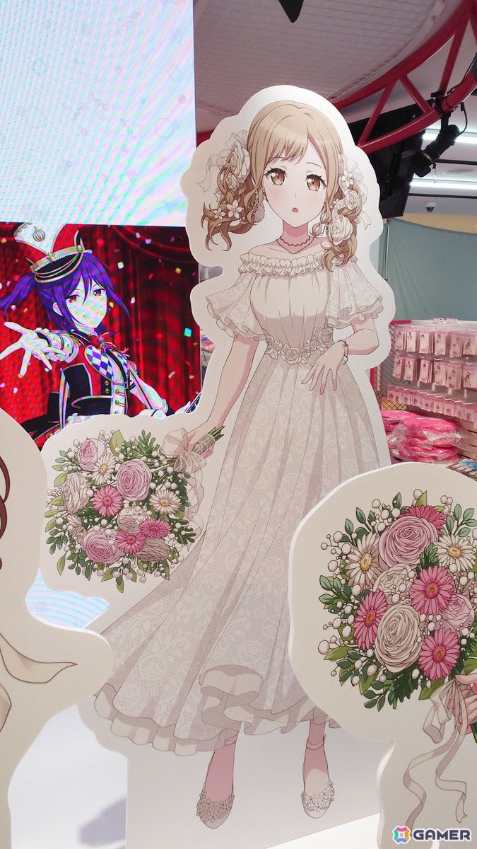 「バンドリ！」初の常設オフィシャルストア「BanG Dream! STORE」内覧会をレポート！描き下ろしのビジュアルや作品の世界観を味わえる内装に注目の画像11