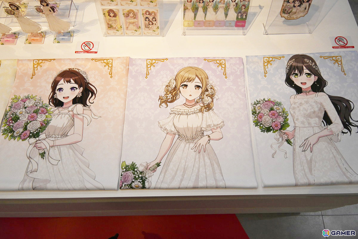 「バンドリ！」初の常設オフィシャルストア「BanG Dream! STORE」内覧会をレポート！描き下ろしのビジュアルや作品の世界観を味わえる内装に注目の画像13