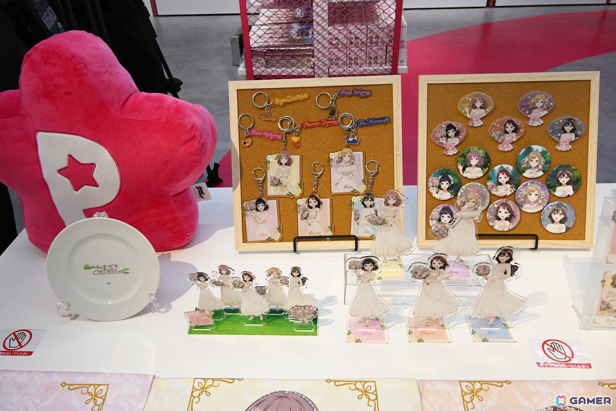 「バンドリ！」初の常設オフィシャルストア「BanG Dream! STORE」内覧会をレポート！描き下ろしのビジュアルや作品の世界観を味わえる内装に注目の画像14