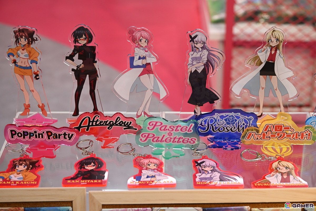 「バンドリ！」初の常設オフィシャルストア「BanG Dream! STORE」内覧会をレポート！描き下ろしのビジュアルや作品の世界観を味わえる内装に注目の画像16