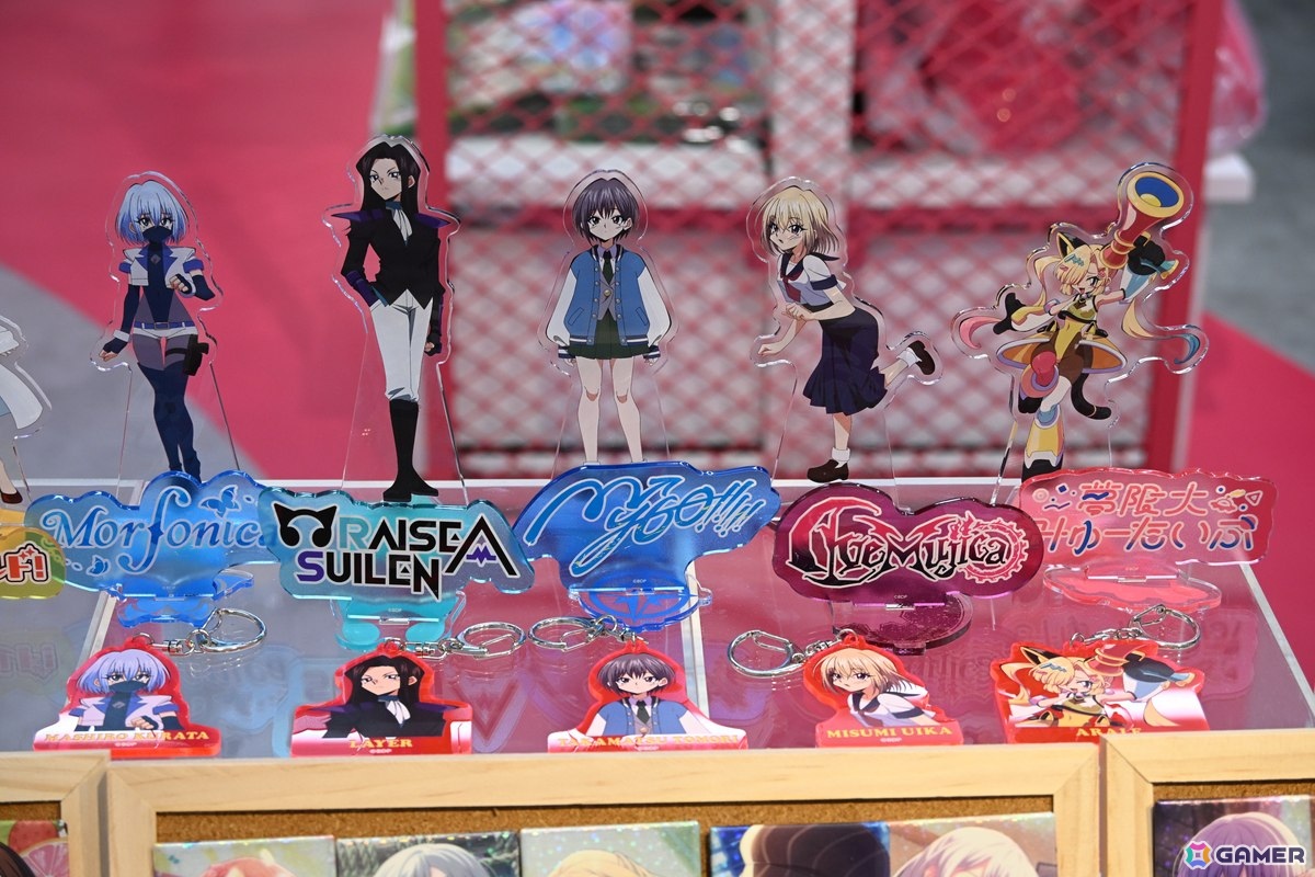 「バンドリ！」初の常設オフィシャルストア「BanG Dream! STORE」内覧会をレポート！描き下ろしのビジュアルや作品の世界観を味わえる内装に注目の画像17