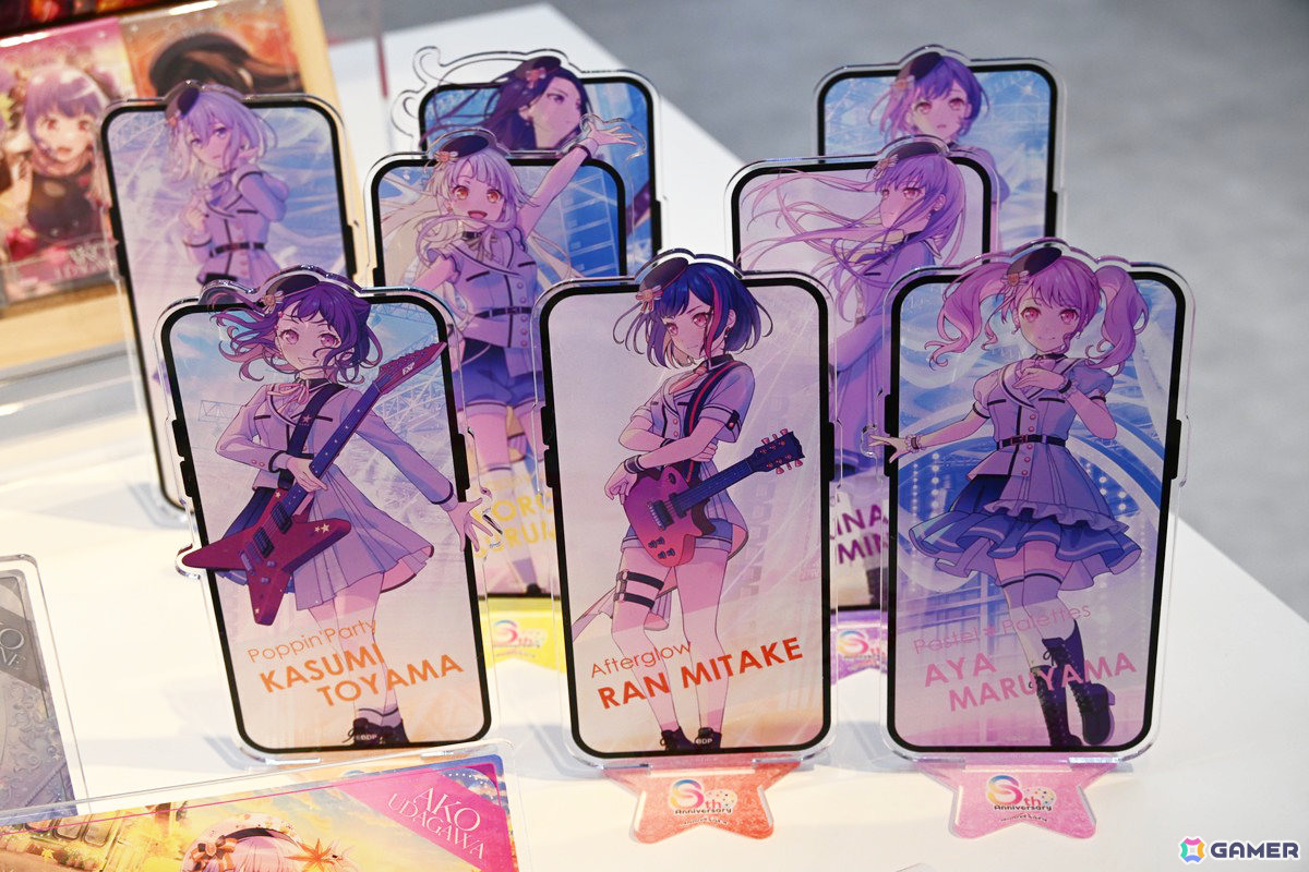 「バンドリ！」初の常設オフィシャルストア「BanG Dream! STORE」内覧会をレポート！描き下ろしのビジュアルや作品の世界観を味わえる内装に注目の画像19