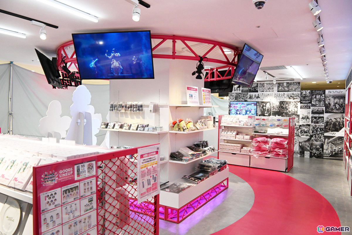「バンドリ!」初の常設オフィシャルストア「BanG Dream! STORE」内覧会をレポート!描き下ろしのビジュアルや作品の世界観を味わえる内装に注目の画像