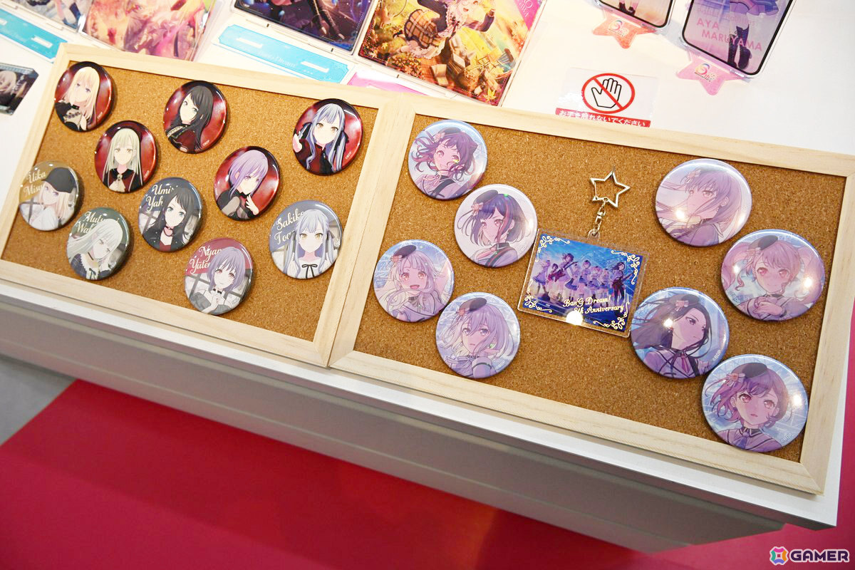 「バンドリ！」初の常設オフィシャルストア「BanG Dream! STORE」内覧会をレポート！描き下ろしのビジュアルや作品の世界観を味わえる内装に注目の画像21