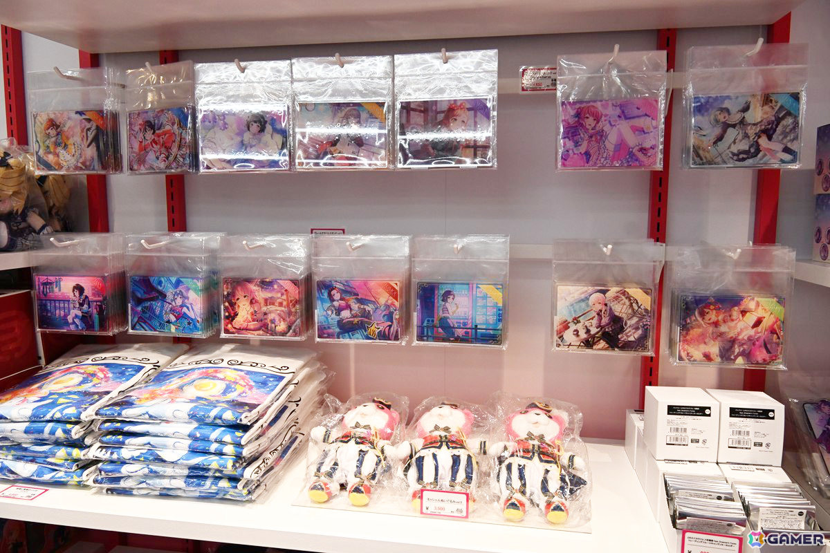 「バンドリ！」初の常設オフィシャルストア「BanG Dream! STORE」内覧会をレポート！描き下ろしのビジュアルや作品の世界観を味わえる内装に注目の画像27