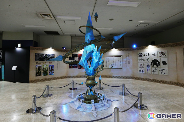 「FFXIV」光の戦士の軌跡展 東京会場のレポートが公開！ニーズヘッグの立体造形やエメトセルクの等身大フィギュア、イマーシブ体験「終焉の戦い」など見どころ満載の画像4