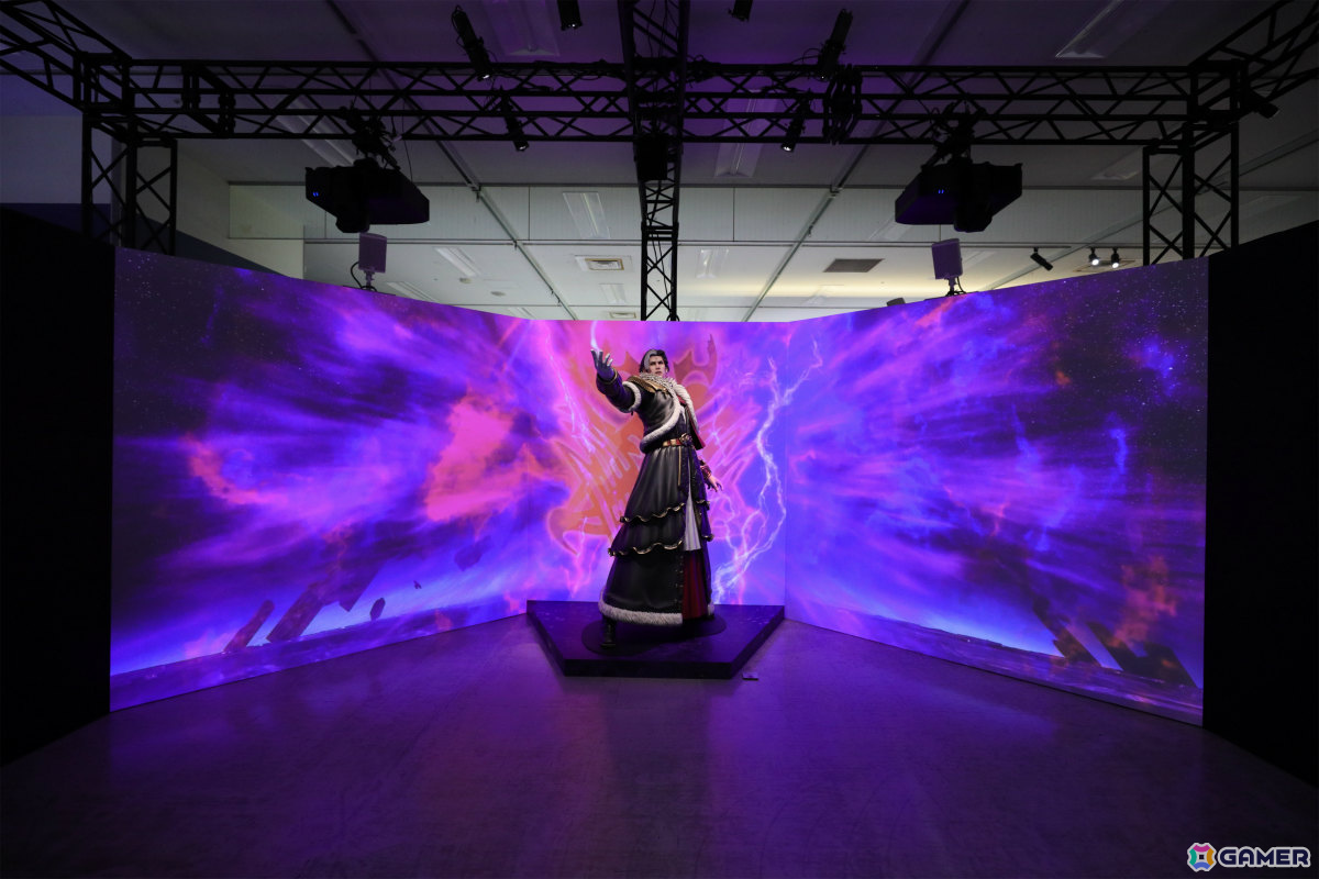 「FFXIV」光の戦士の軌跡展 東京会場のレポートが公開！ニーズヘッグの立体造形やエメトセルクの等身大フィギュア、イマーシブ体験「終焉の戦い」など見どころ満載の画像7