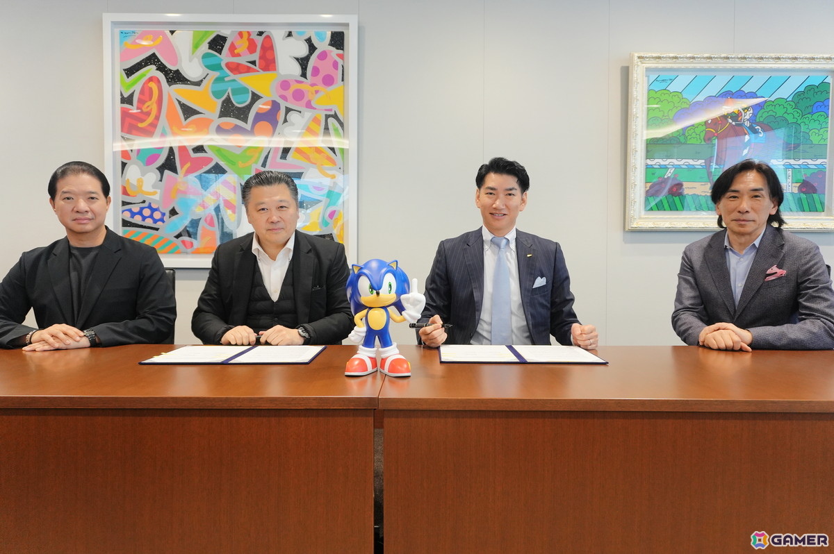 (左から)Birathon Kasemsri Na Ayudhaya (Chief Content Strategy, Investment & Partnership Officer, C.P.グループ), Soopakij Chearavanont (Chairman, C.P.グループ), 里見治紀 (代表取締役会長CEO, セガ), 内海州史 (代表取締役 社長執行役員COO, セガ)※敬称略