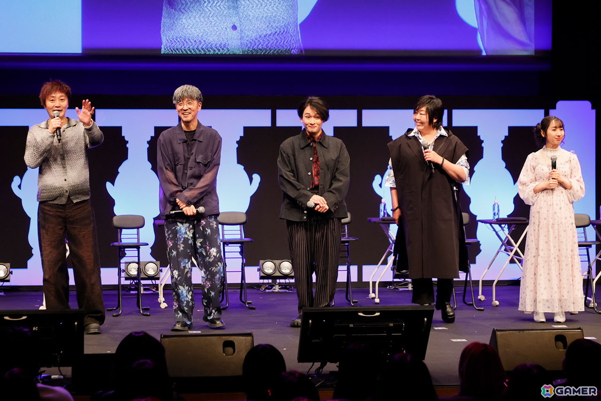 写真左から、小高和剛氏、櫻井孝宏さん、木村太飛さん、緒方恵美さん、伊藤梨花子さん。