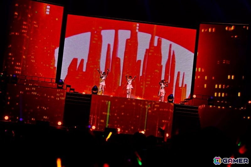 「シャニマス」8thライブ「iと夢」DAY1レポ――次元を超えたアイドルとキャストの共演と意味深な演出で戸惑いもあった“∞thライブ”にの画像