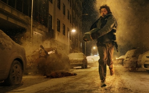 映画「バイオハザード」完全新作が今秋公開決定！「ウェポンズ」を手がけた現代ホラーの鬼才 ザック・クレッガー監督が放つサバイバルホラー